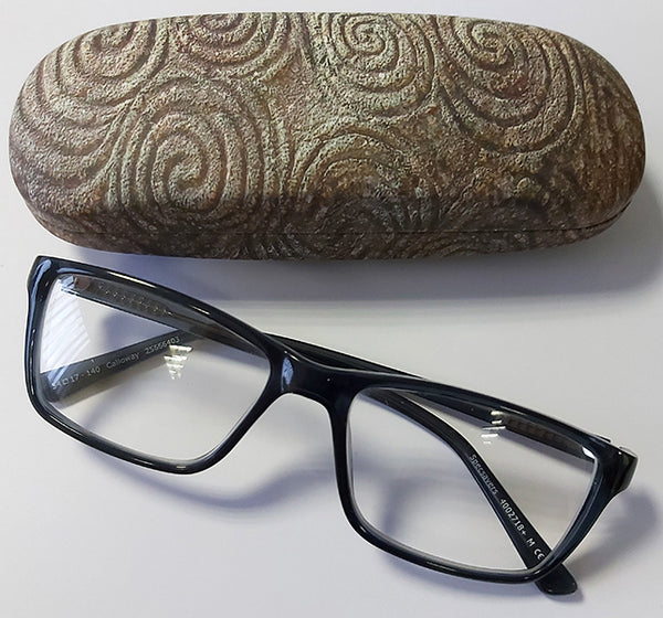 CGL11 - Newgrange Stone Glasses Case