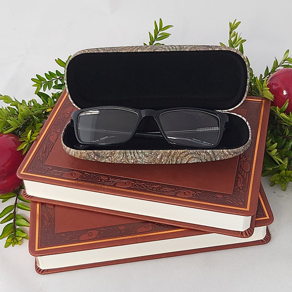 CGL11 - Newgrange Stone Glasses Case